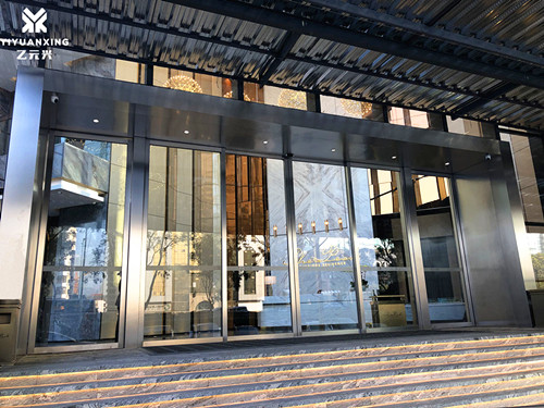 平移感应玻璃自动门-潍坊紫元园大厦风暴娱乐图片